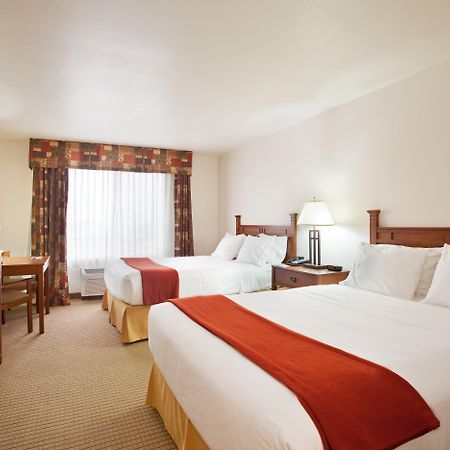 Holiday Inn Express Hotel & Suites Mattoon By Ihg Cameră foto